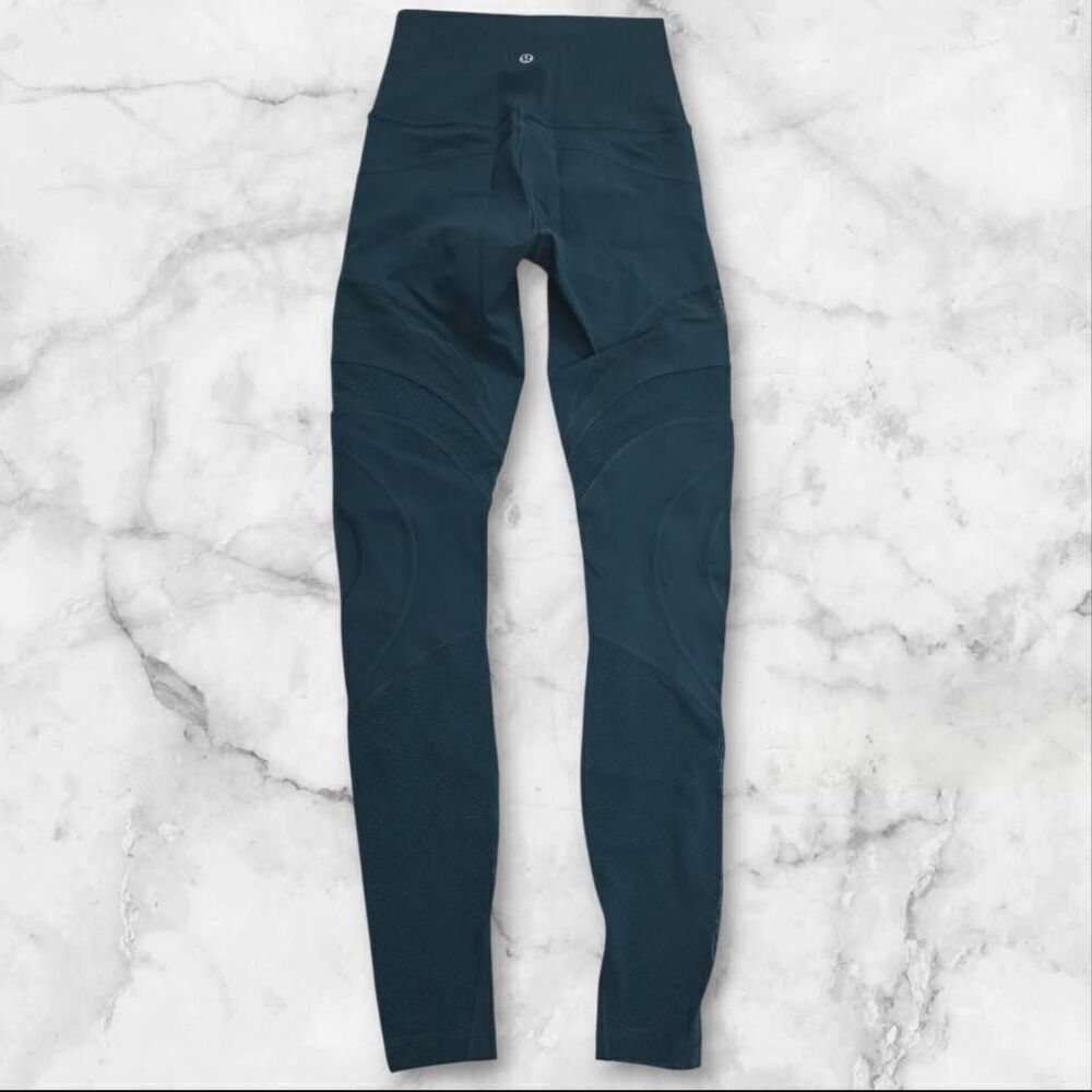 Lululemon Size 2 Seek the Heat Green Jasper 28"
